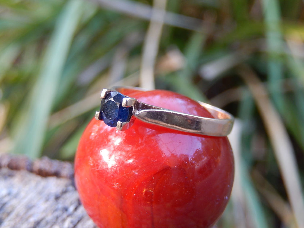 Sapphire Ring in 9ct