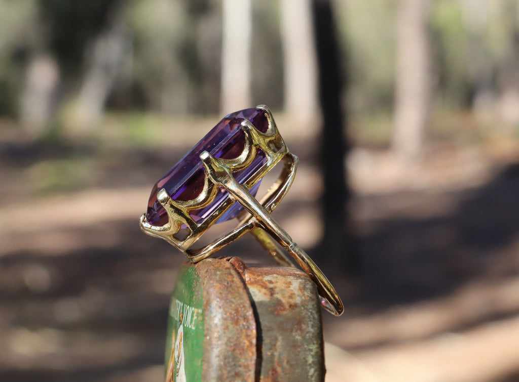 18ct Gold Large Amethyst Ring