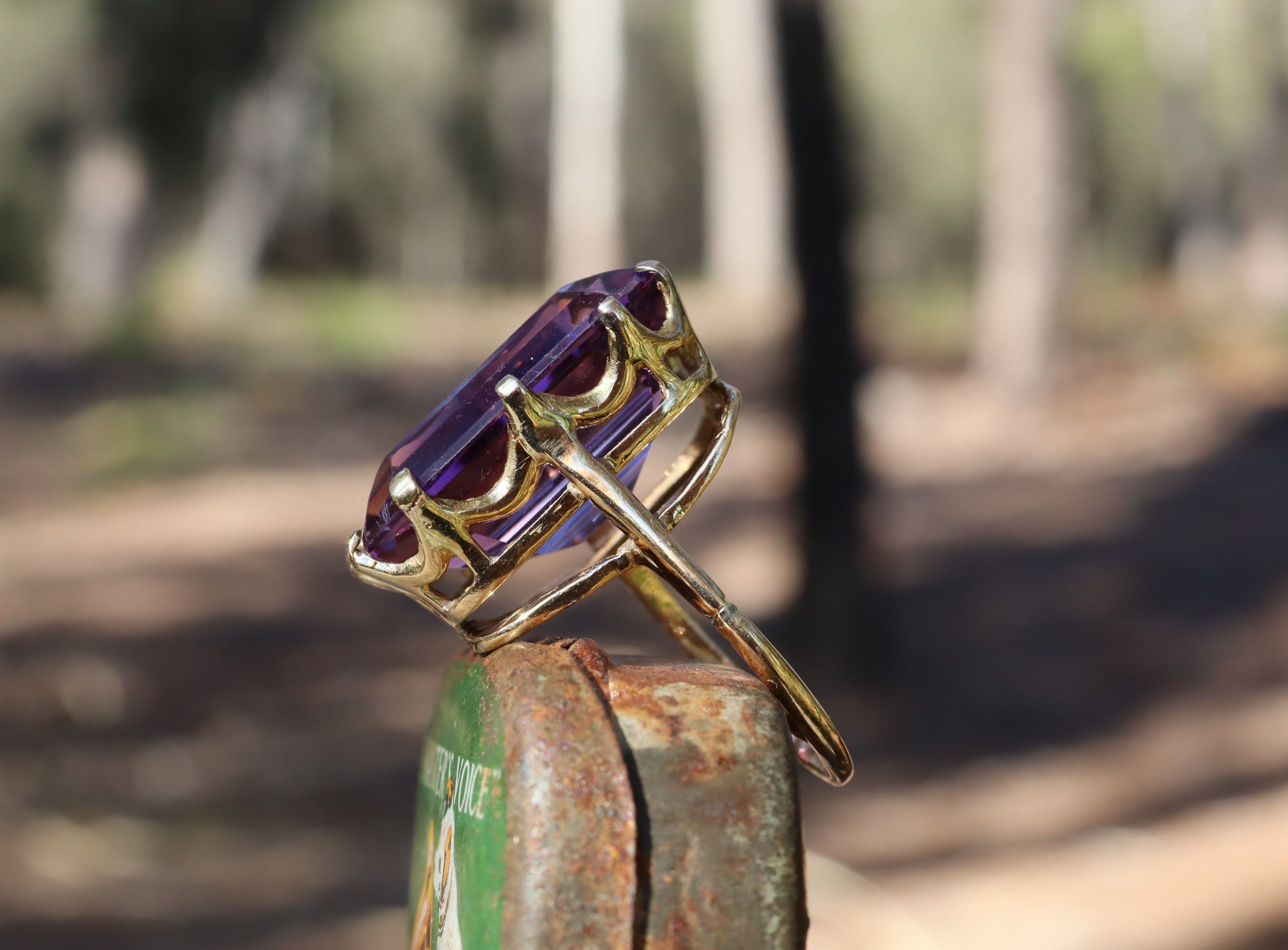 18ct Gold Large Amethyst Ring