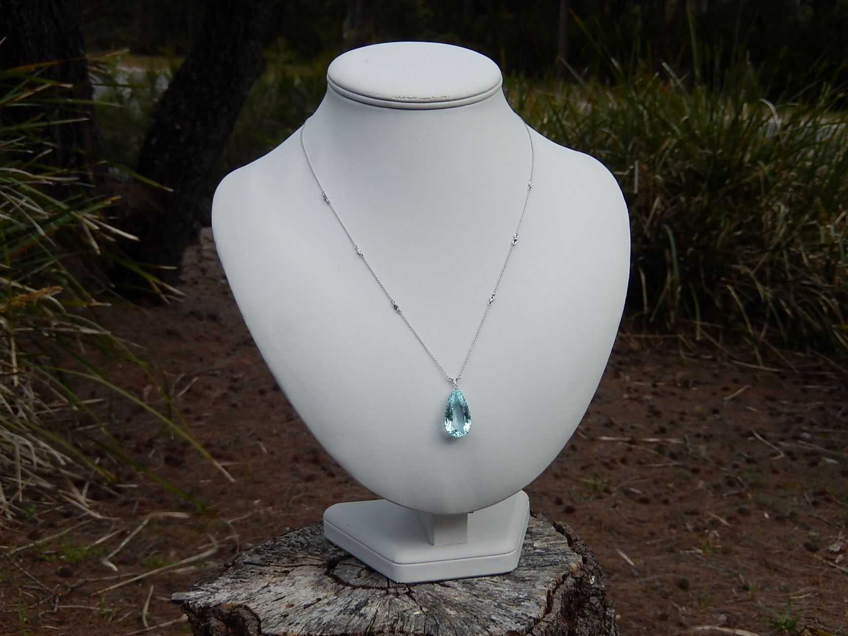 14.37ct Aquamarine and Diamond Necklace in 18ct White Gold