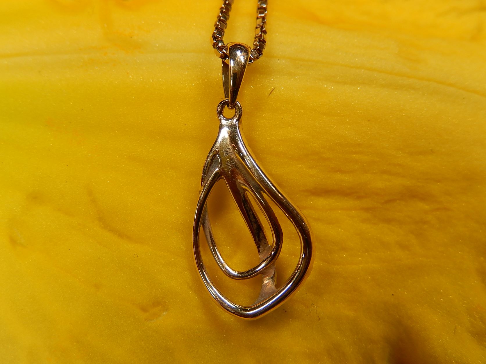 Vintage Diamond Necklace in 9ct Gold