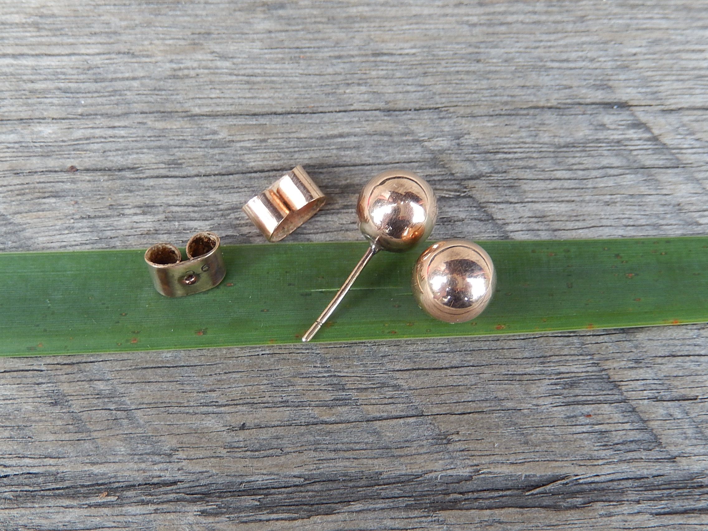 9ct Gold Ball Earrings