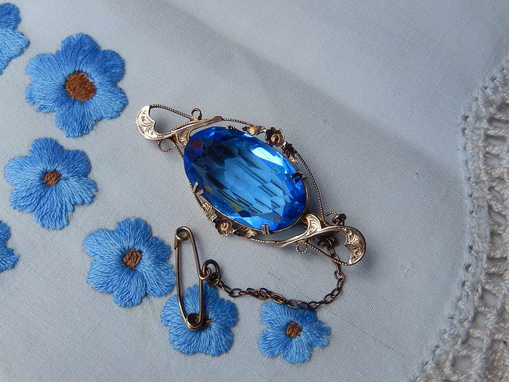 Blue Crystal Brooch in 9ct Rose Gold c.1900