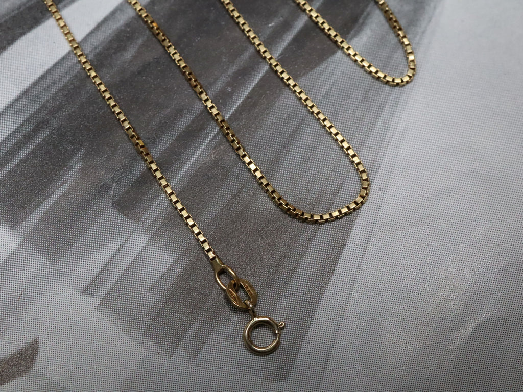 18ct Gold 52cm Box Chain