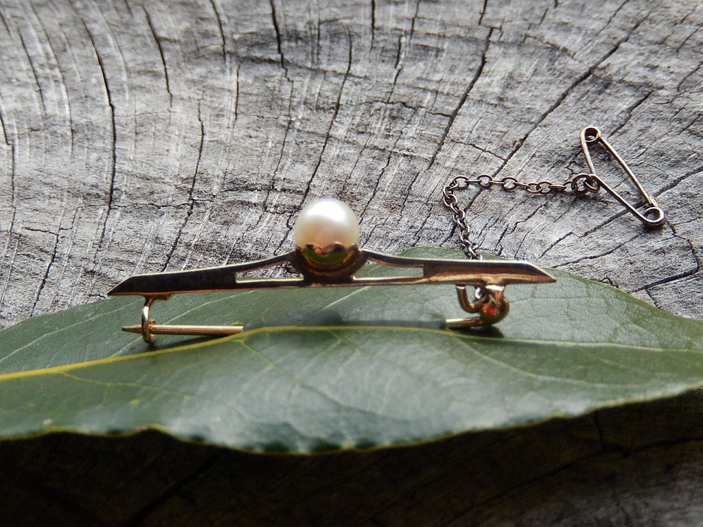 Cultured Pearl Gold Plate Brooch