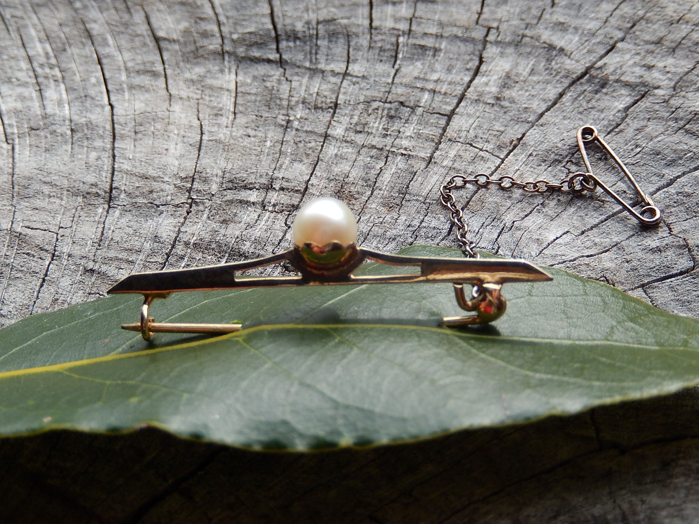 Cultured Pearl Gold Plate Brooch