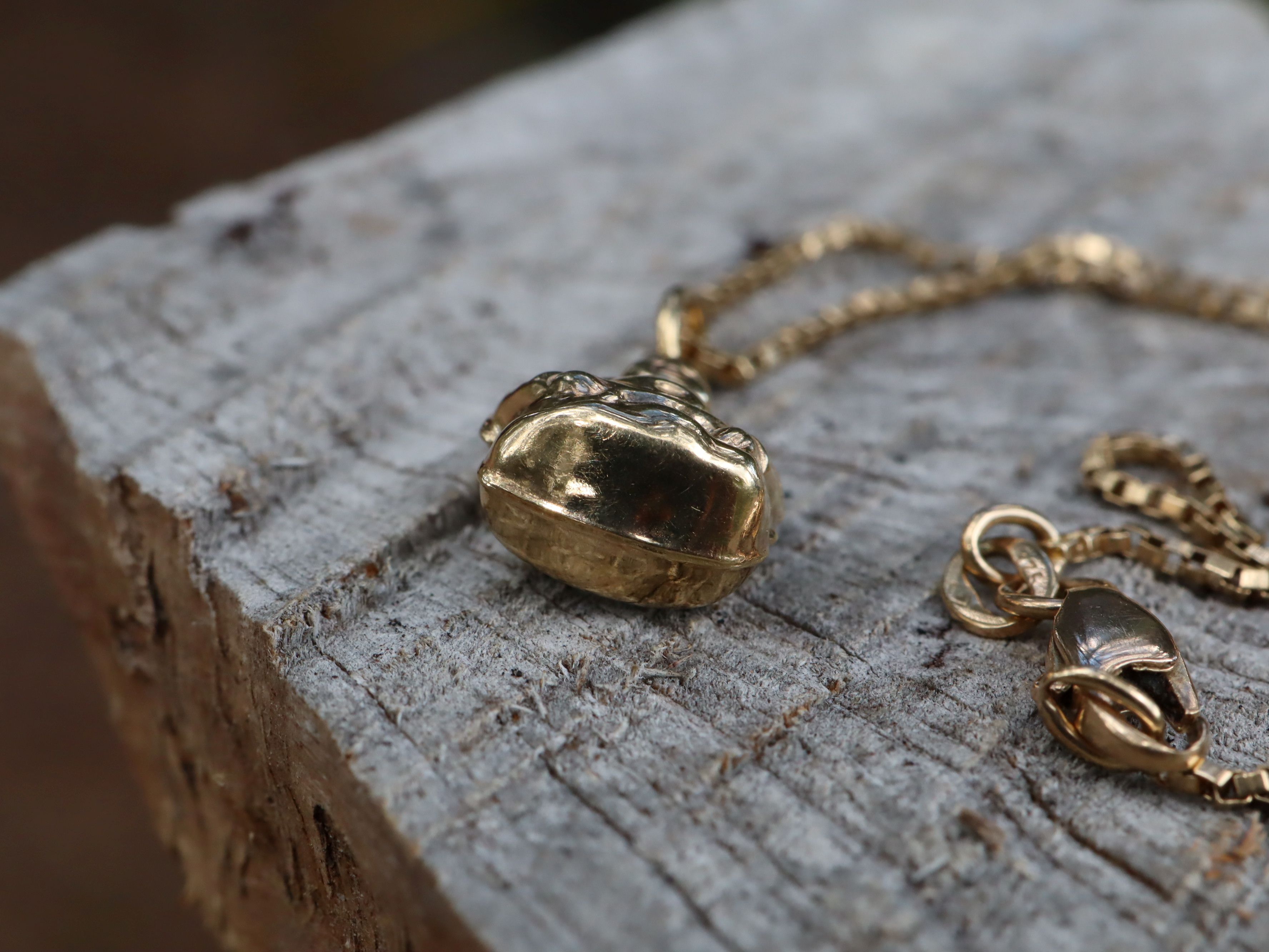 9ct Gold Buddha on 9ct Box Chain