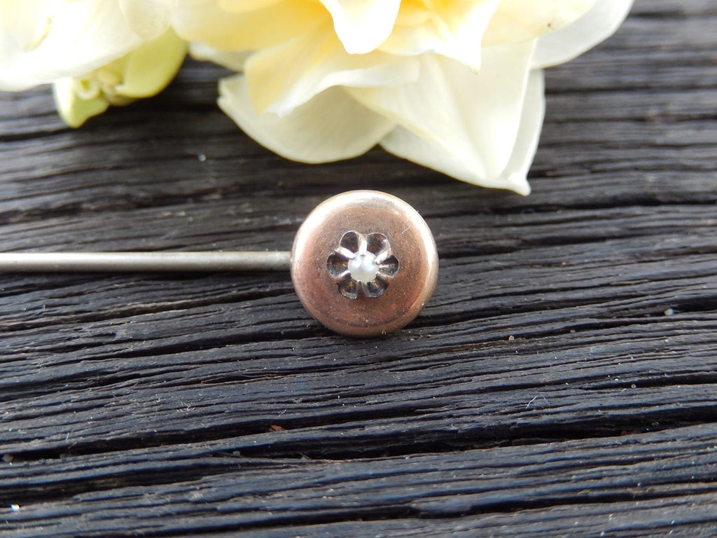 Seed Pearl Pin in 9ct