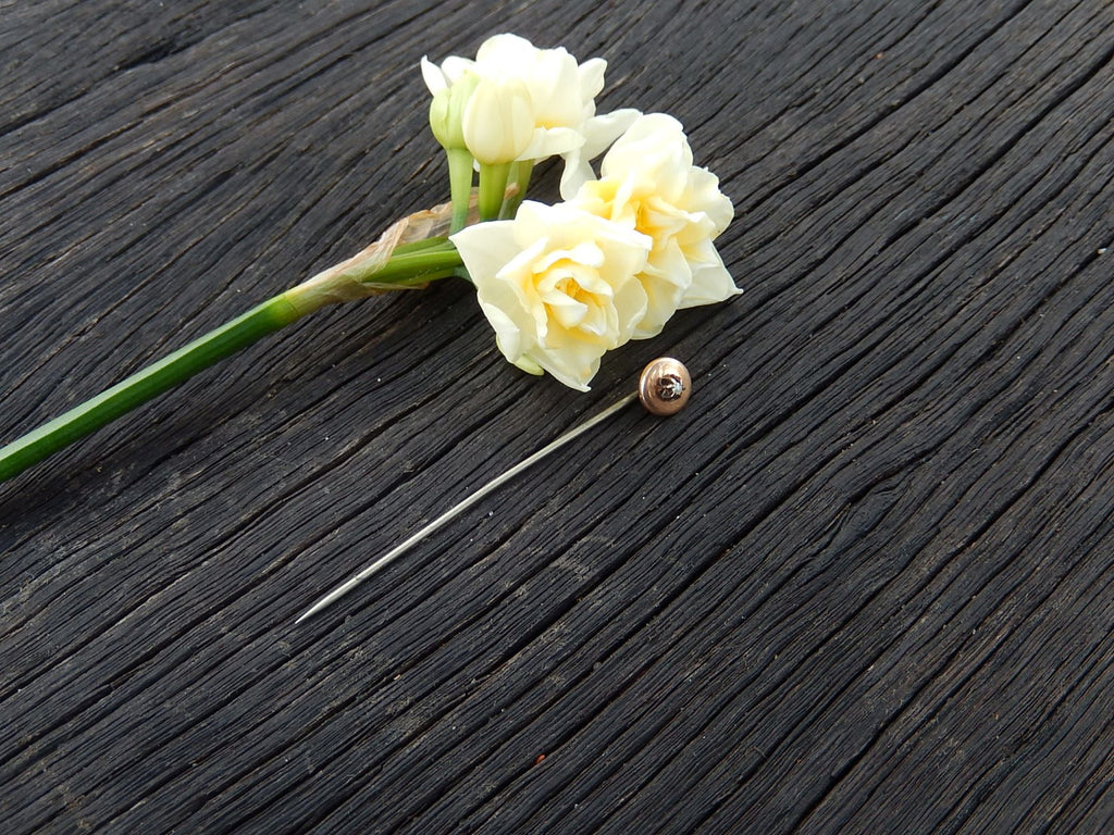 Seed Pearl Pin in 9ct