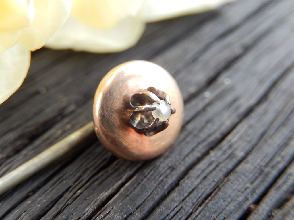 Seed Pearl Pin in 9ct