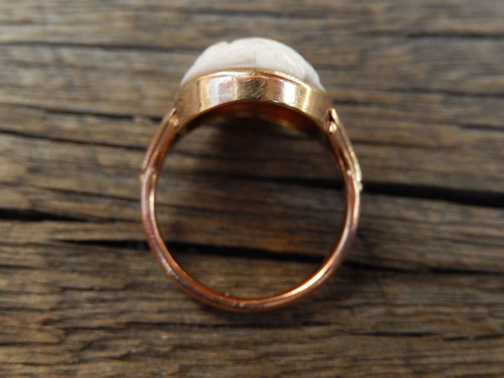 Hand Carved Shell Cameo Ring in 9ct Gold