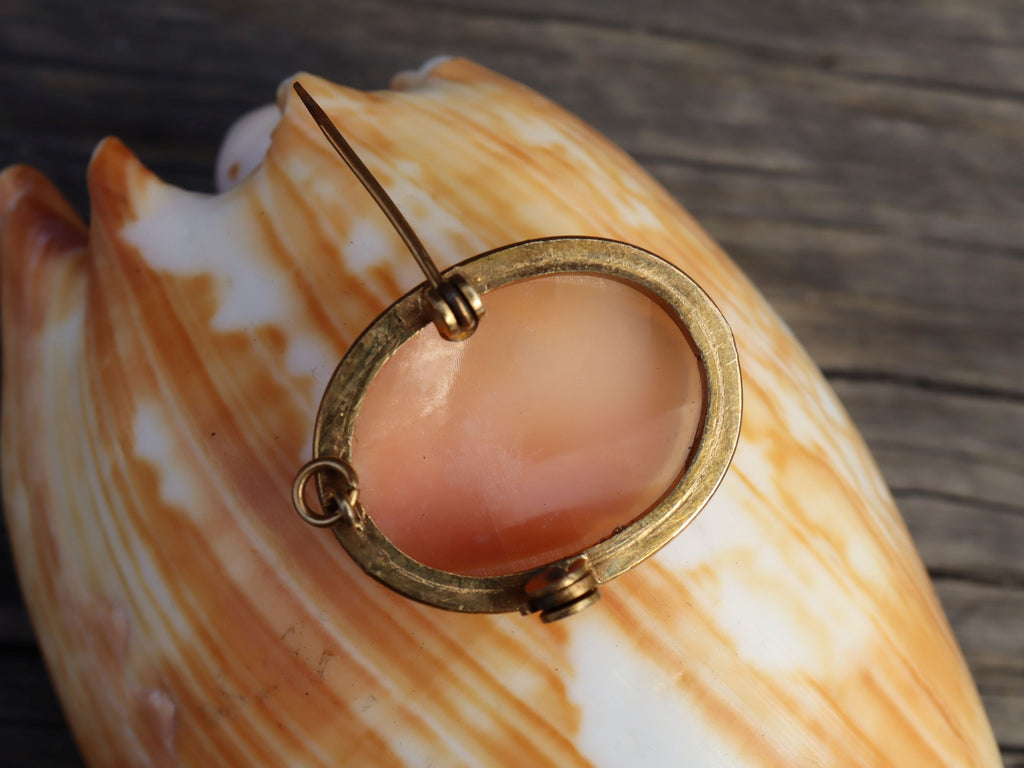 Cameo in 9ct Gold