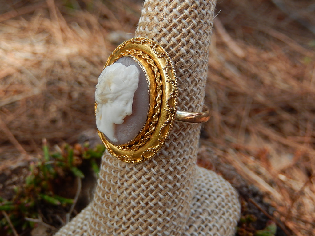 9ct Yellow and Rose Gold Shell Cameo Ring