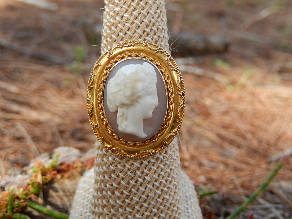 9ct Yellow and Rose Gold Shell Cameo Ring