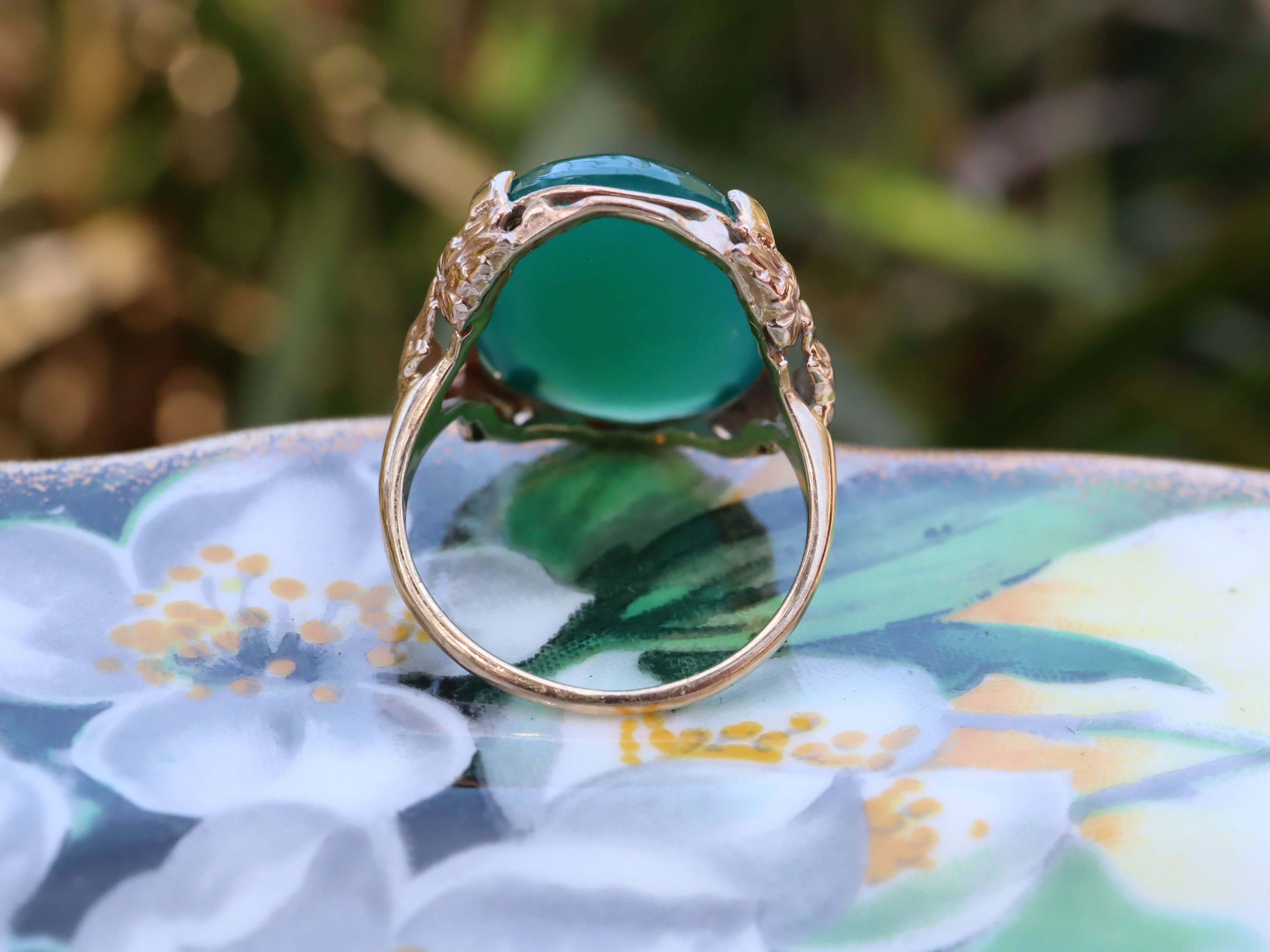 Chalcedony in 10ct Gold