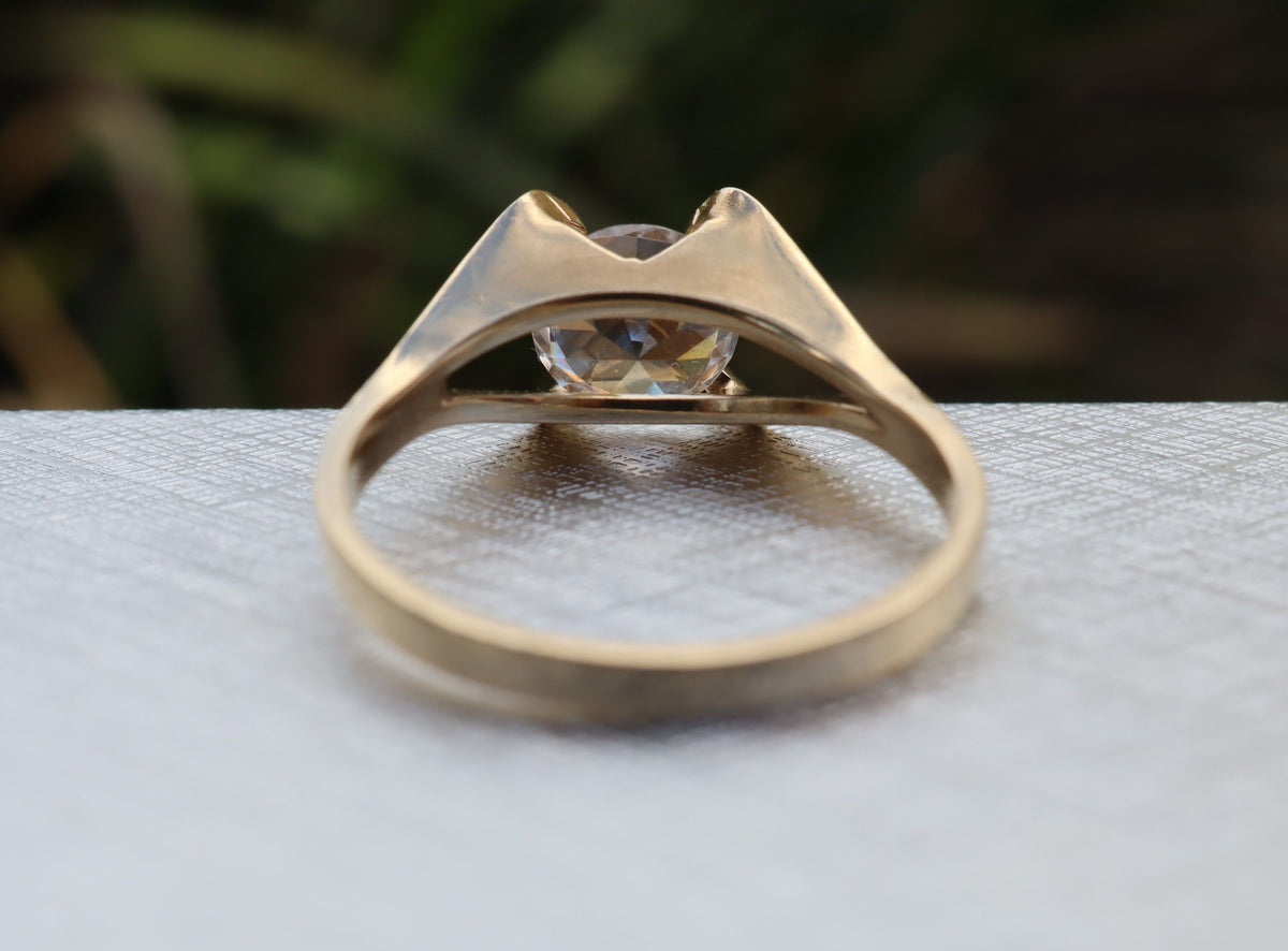 Cubic Zirconia in 9ct Gold