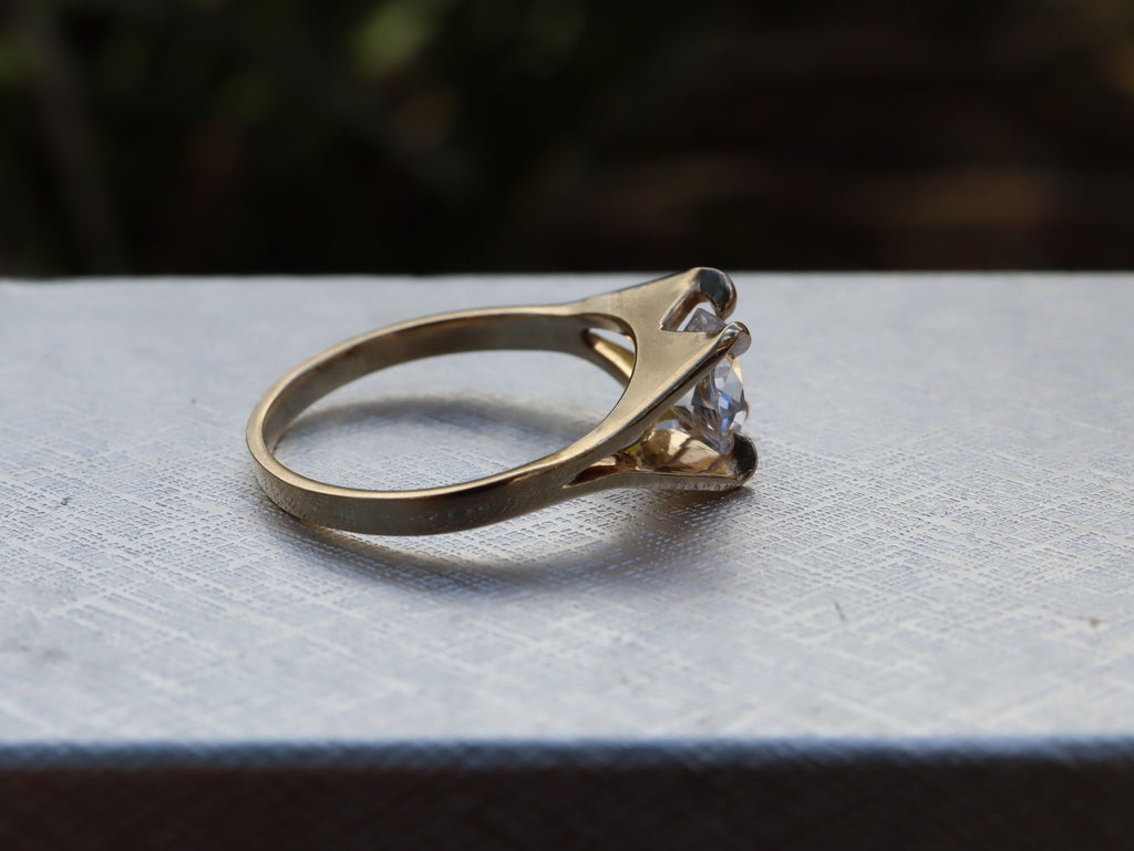 Cubic Zirconia in 9ct Gold