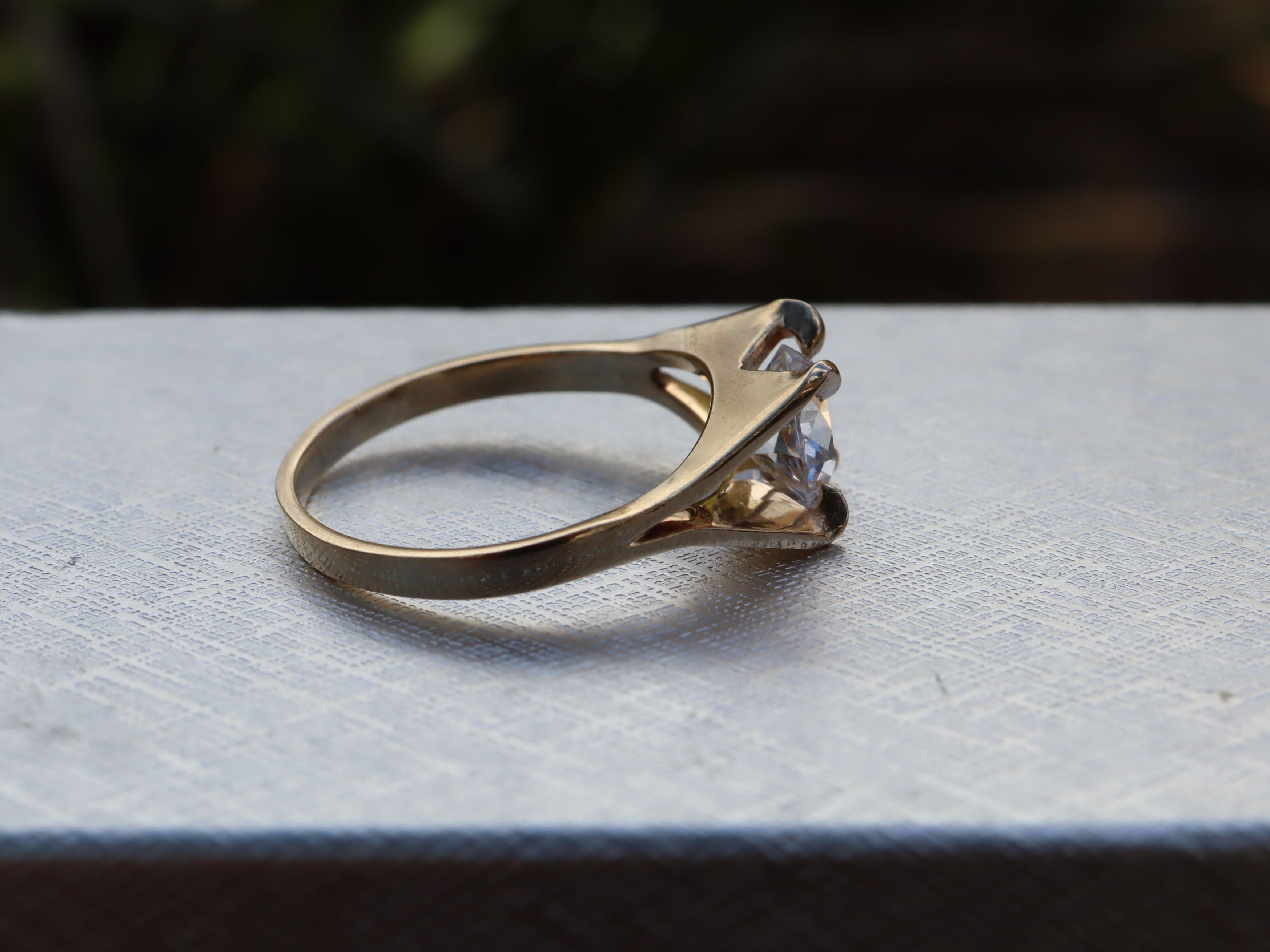 Cubic Zirconia in 9ct Gold