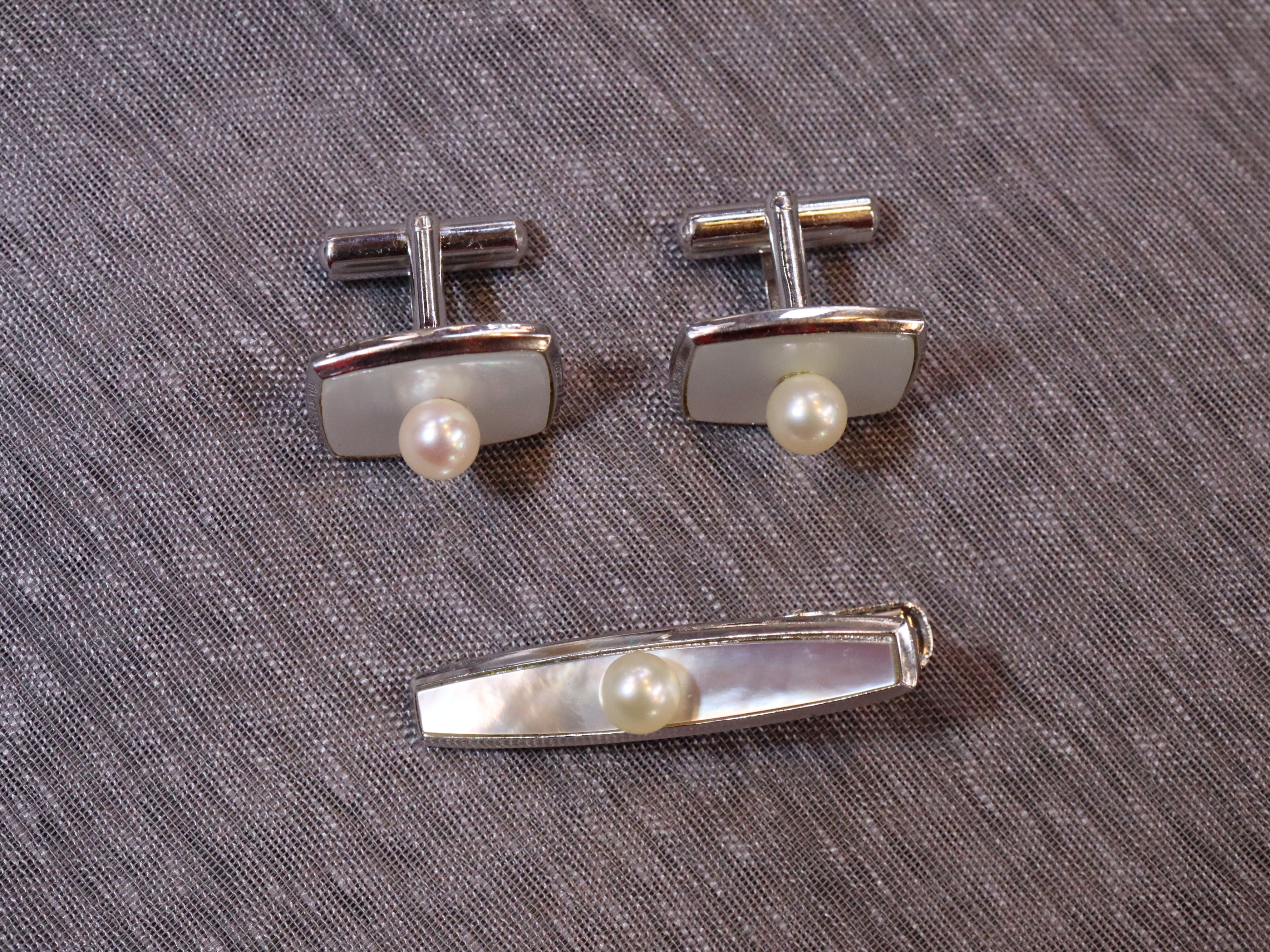Mother of Pearl, and Pearl Cufflink set