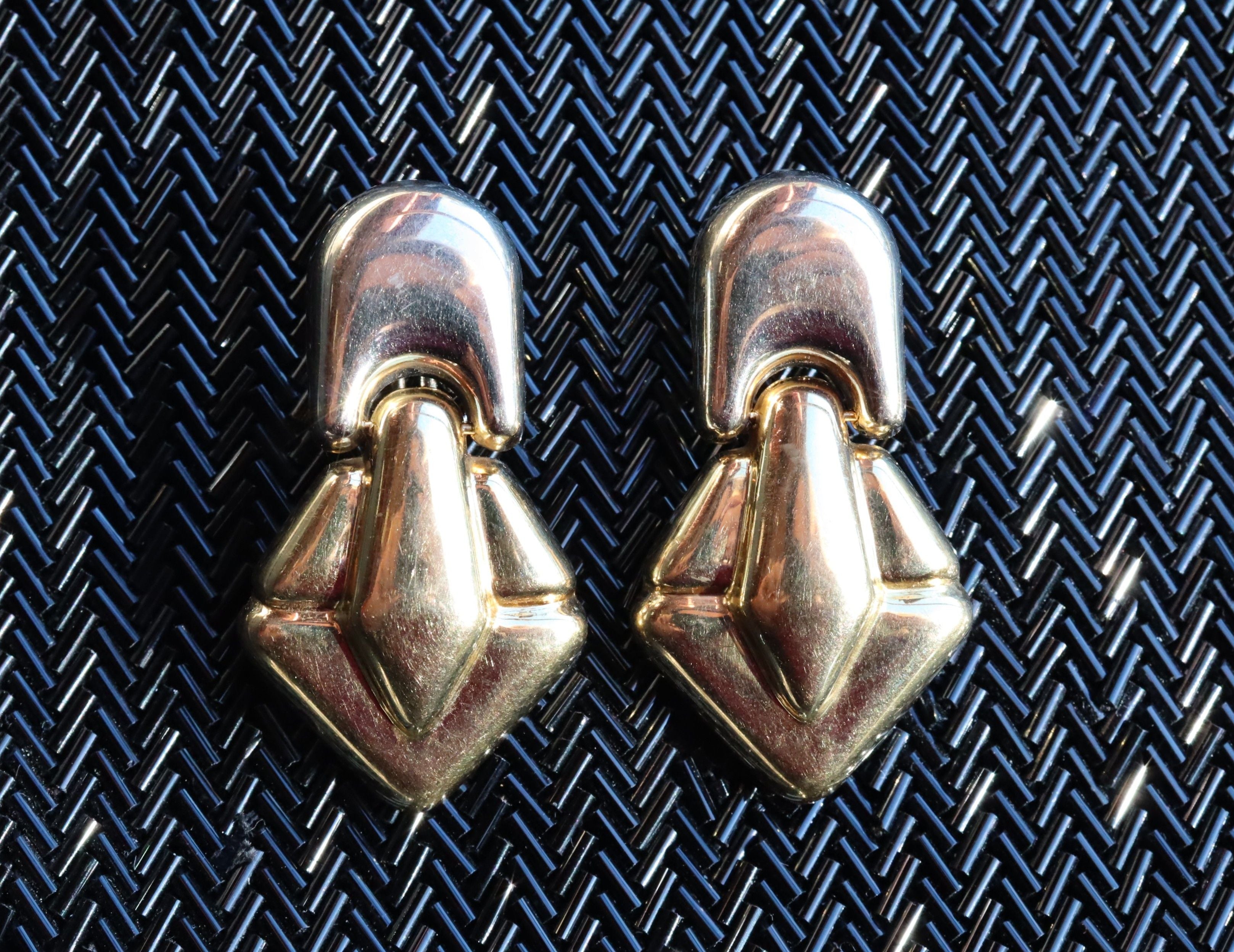 18ct Earrings in the Style of Dali