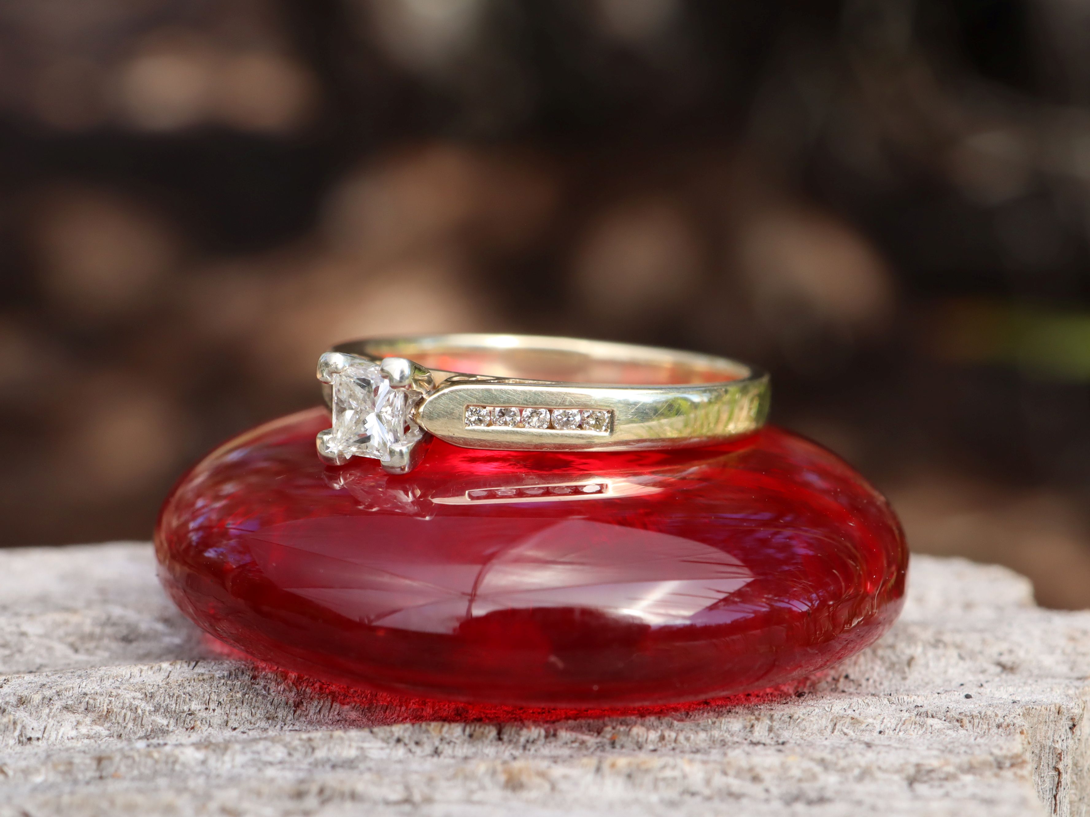 Princess Cut Diamond Engagement Ring in 9ct Gold