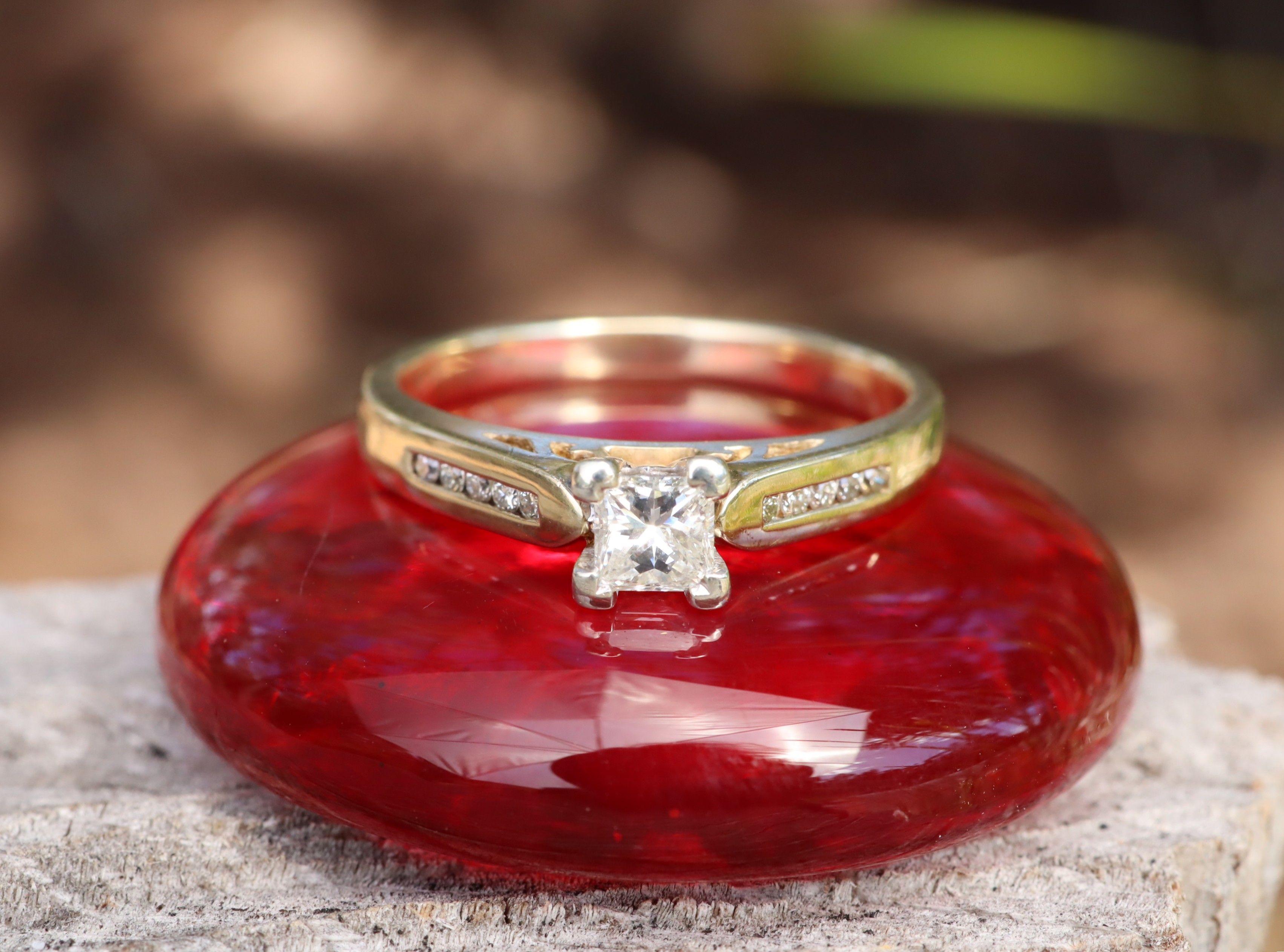 Princess Cut Diamond Engagement Ring in 9ct Gold