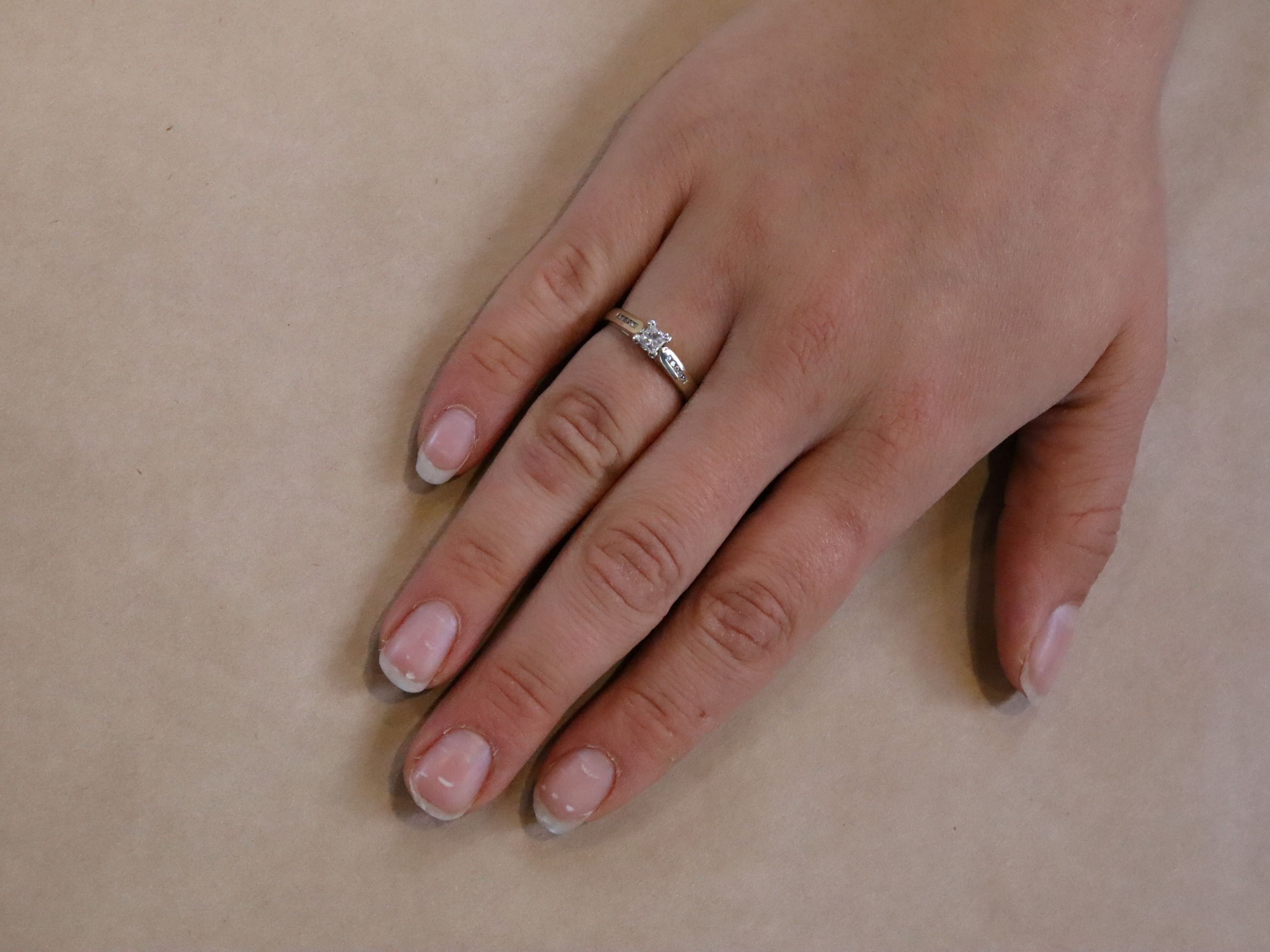 Princess Cut Diamond Engagement Ring in 9ct Gold