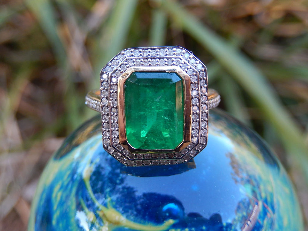 3ct Emerald and Diamond Ring in 18ct Gold