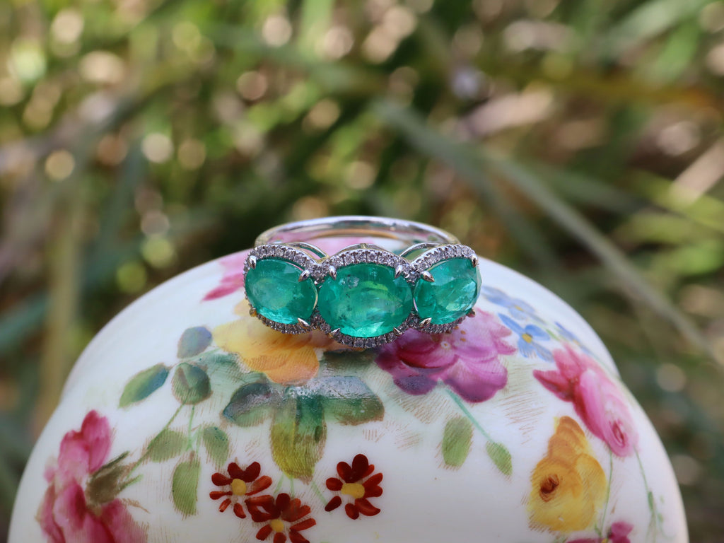 Emerald and Diamond Ring in 18ct White Gold