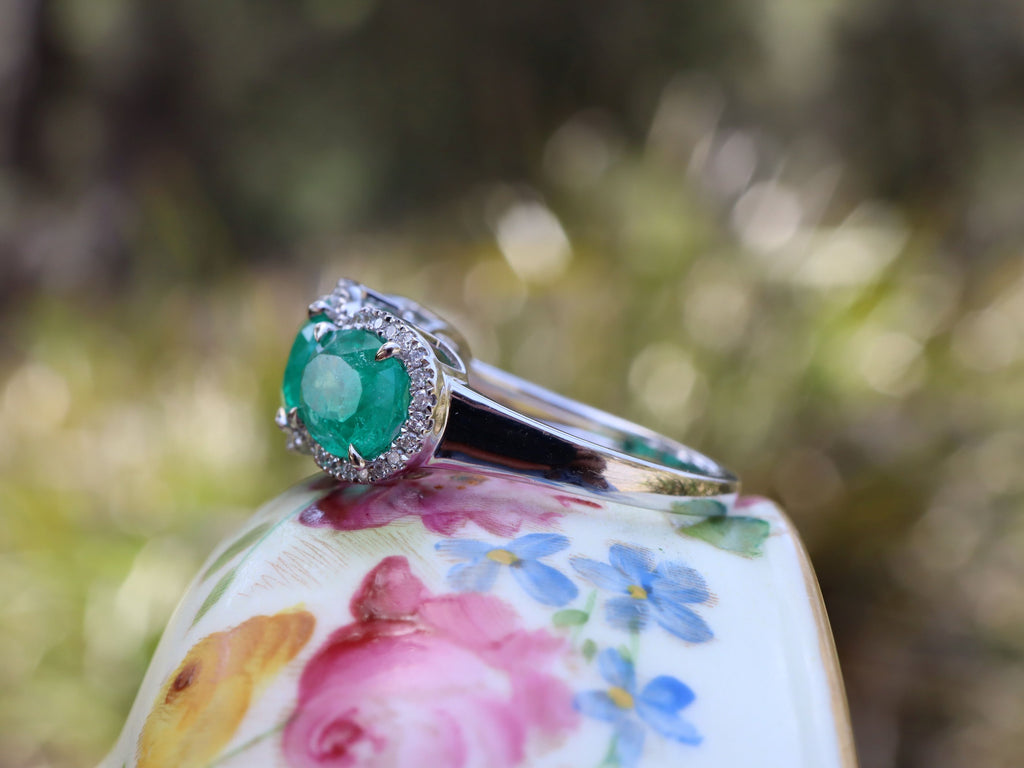 Emerald and Diamond Ring in 18ct White Gold