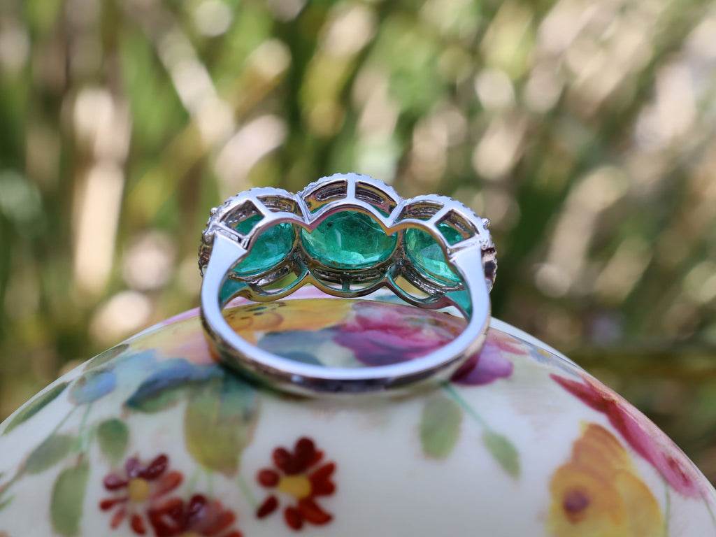Emerald and Diamond Ring in 18ct White Gold