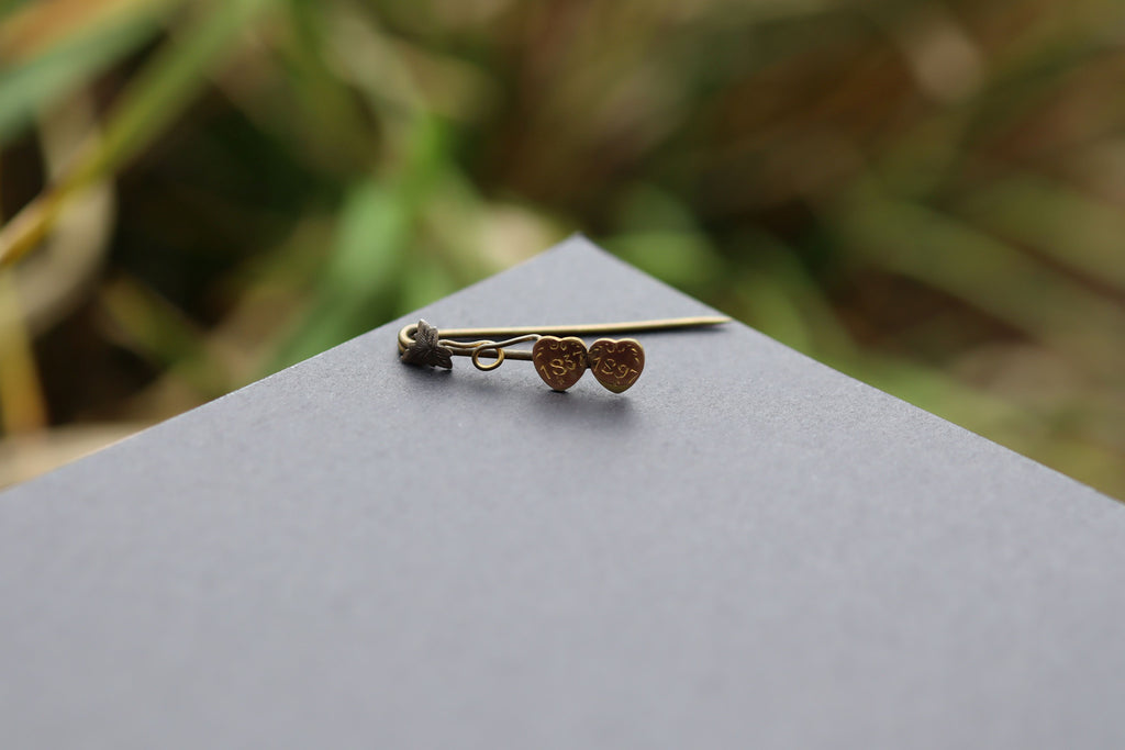 Rose Gold Plate Antique Lovers Brooch