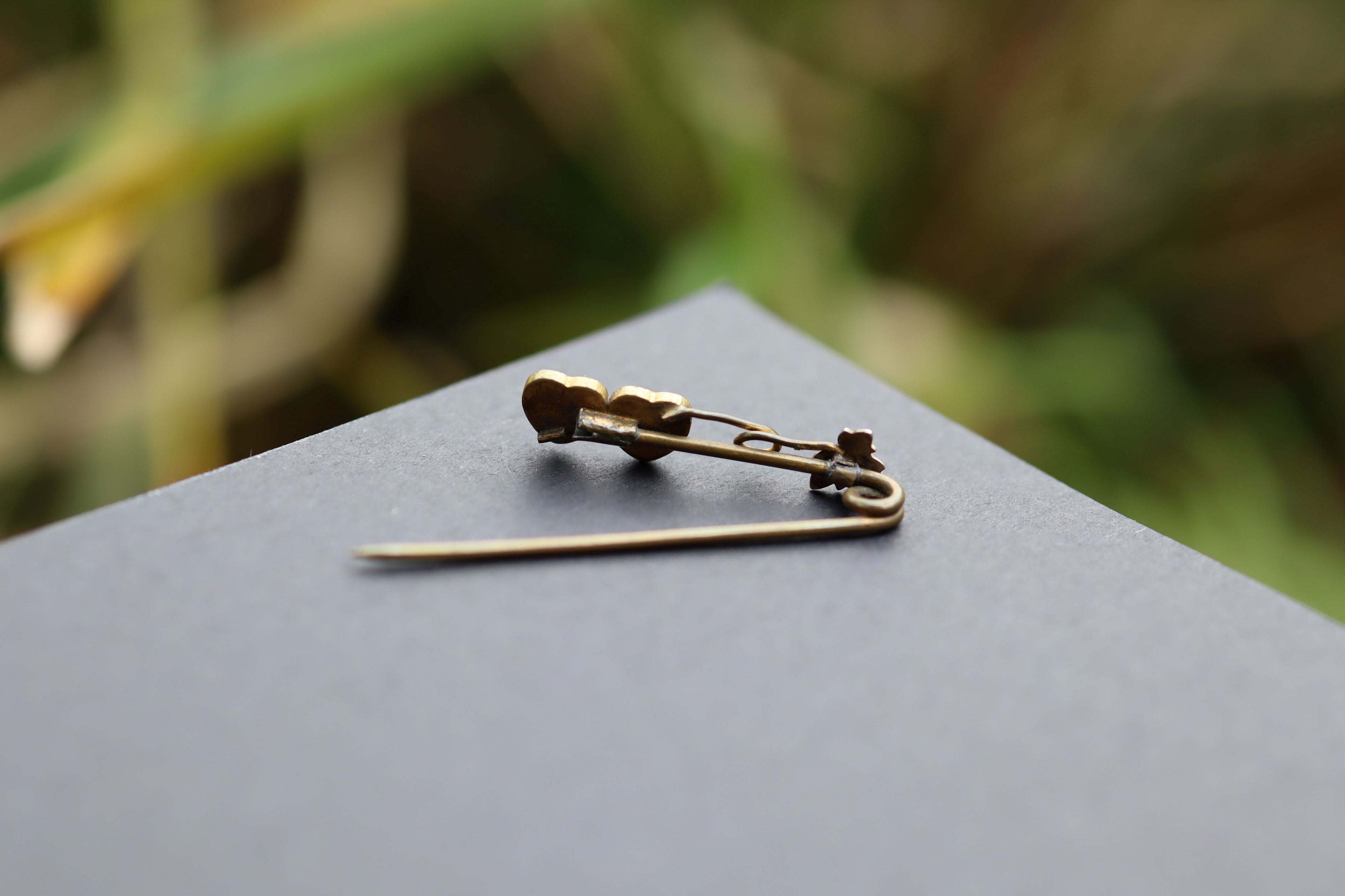Rose Gold Plate Antique Lovers Brooch