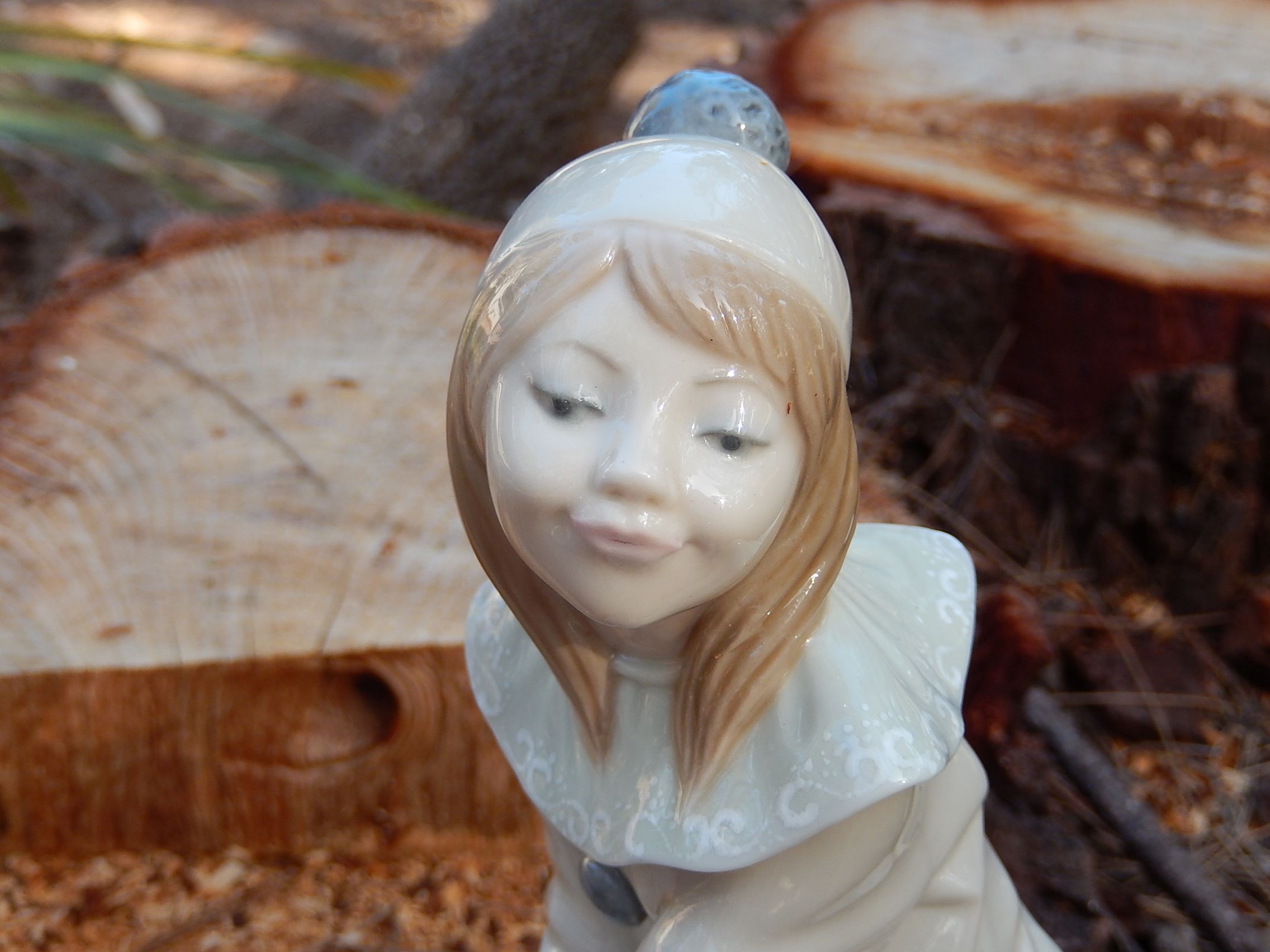 Lladro Girl Figurine