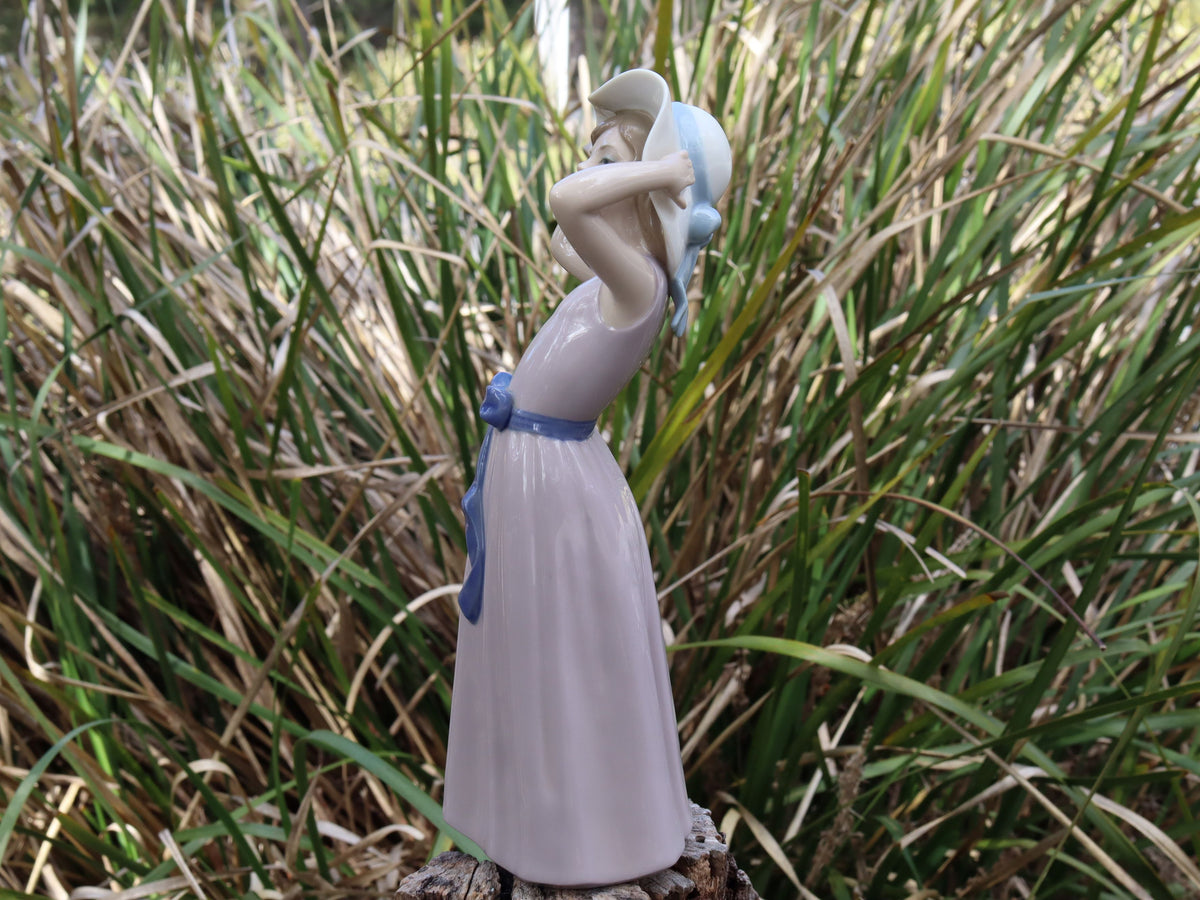 Lladro "Coy Girl with Straw Hat" #5011
