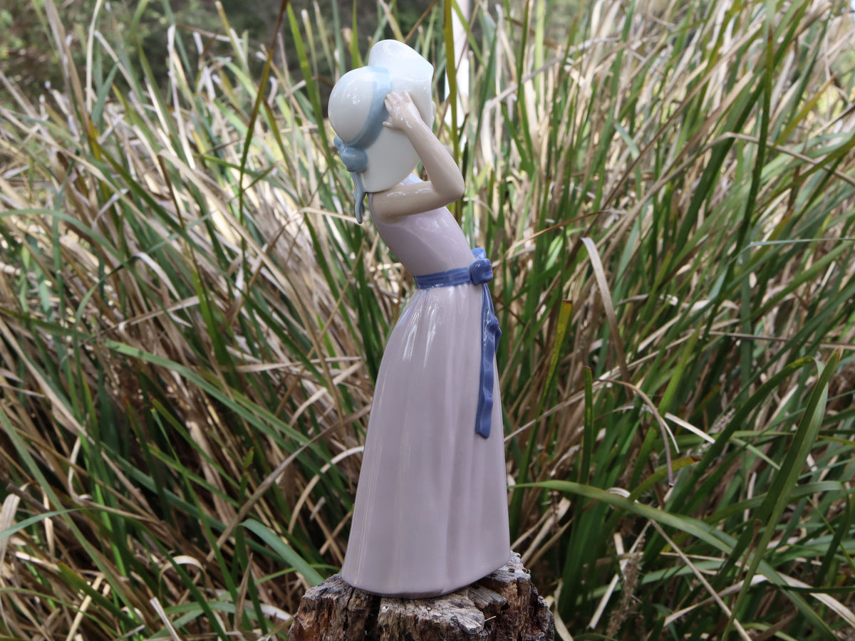 Lladro "Coy Girl with Straw Hat" #5011