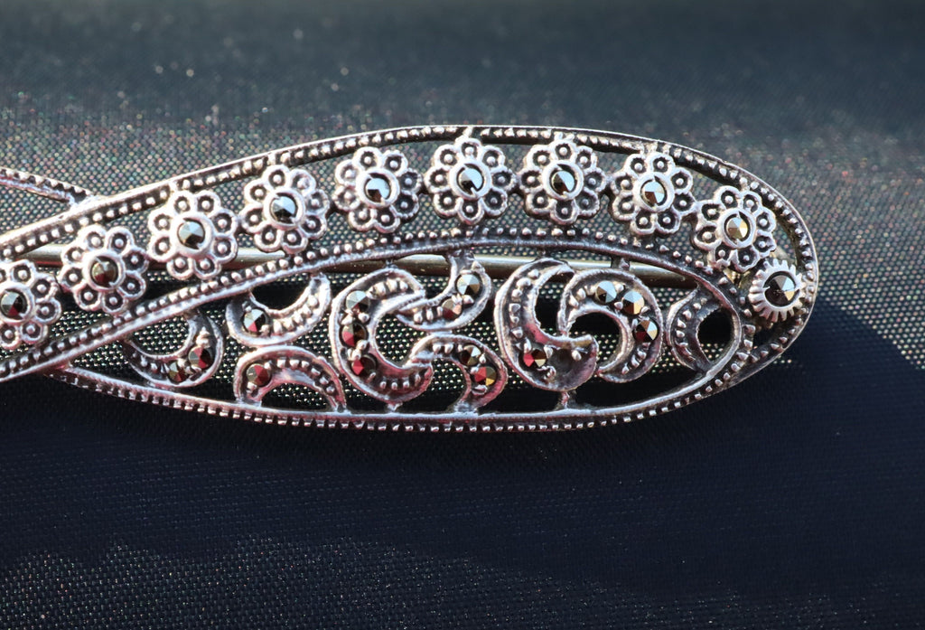 German Marcasite Infinity-style Brooch in Sterling Silver