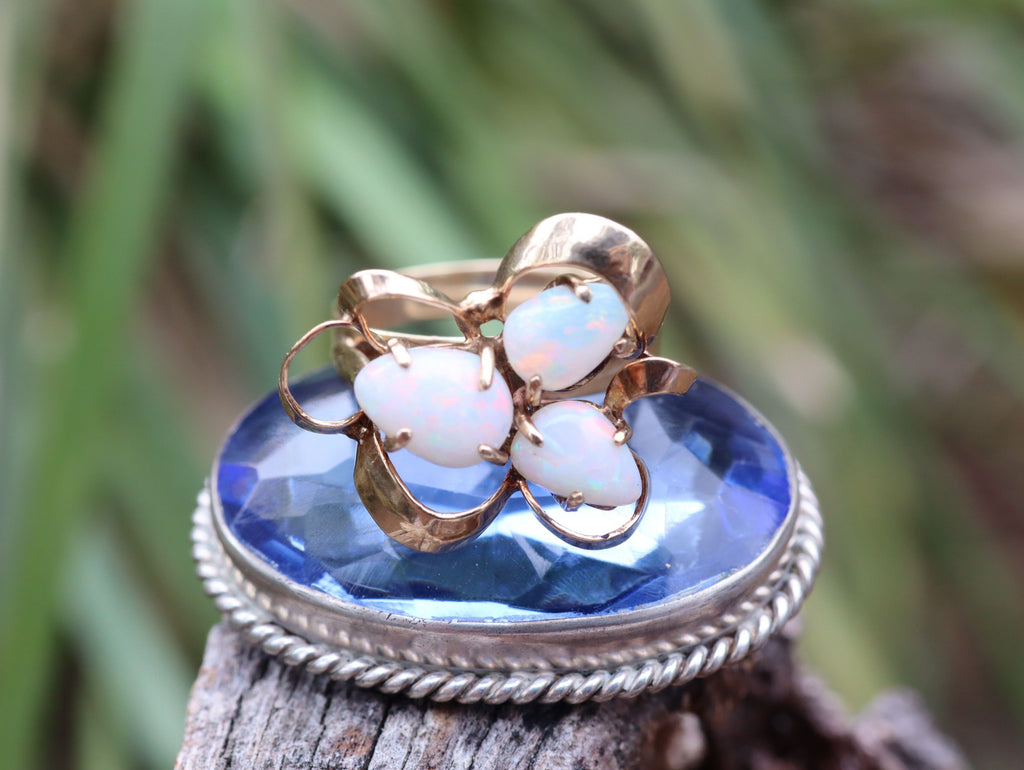 Opal Ring in 9ct Gold