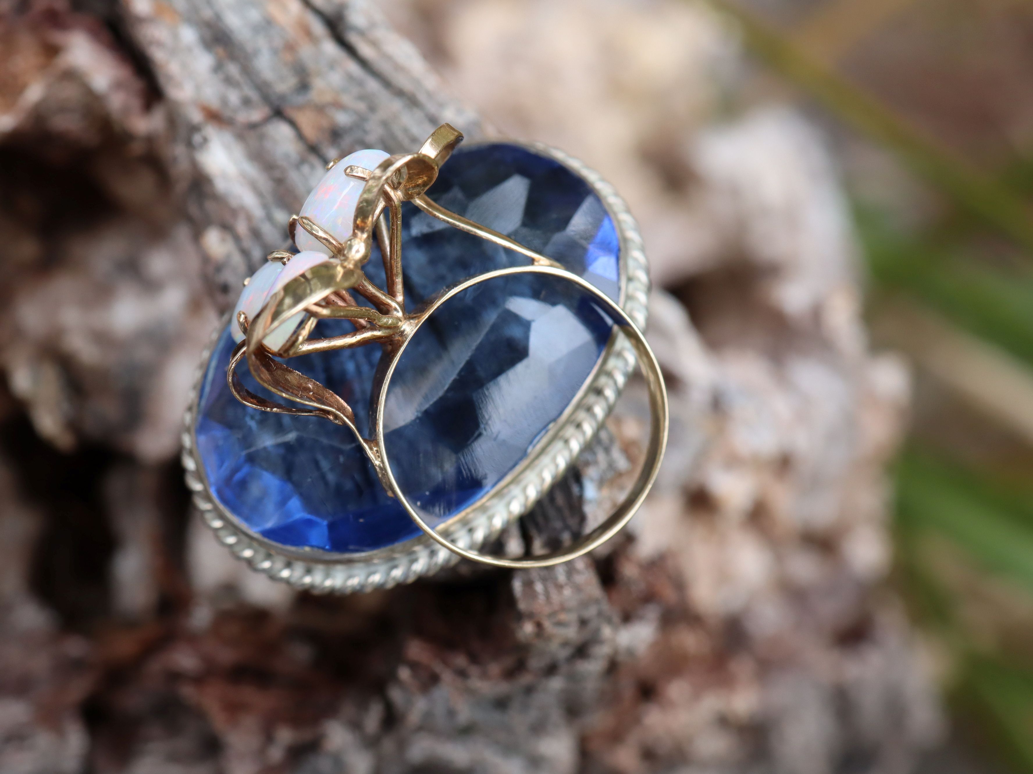 Opal Ring in 9ct Gold