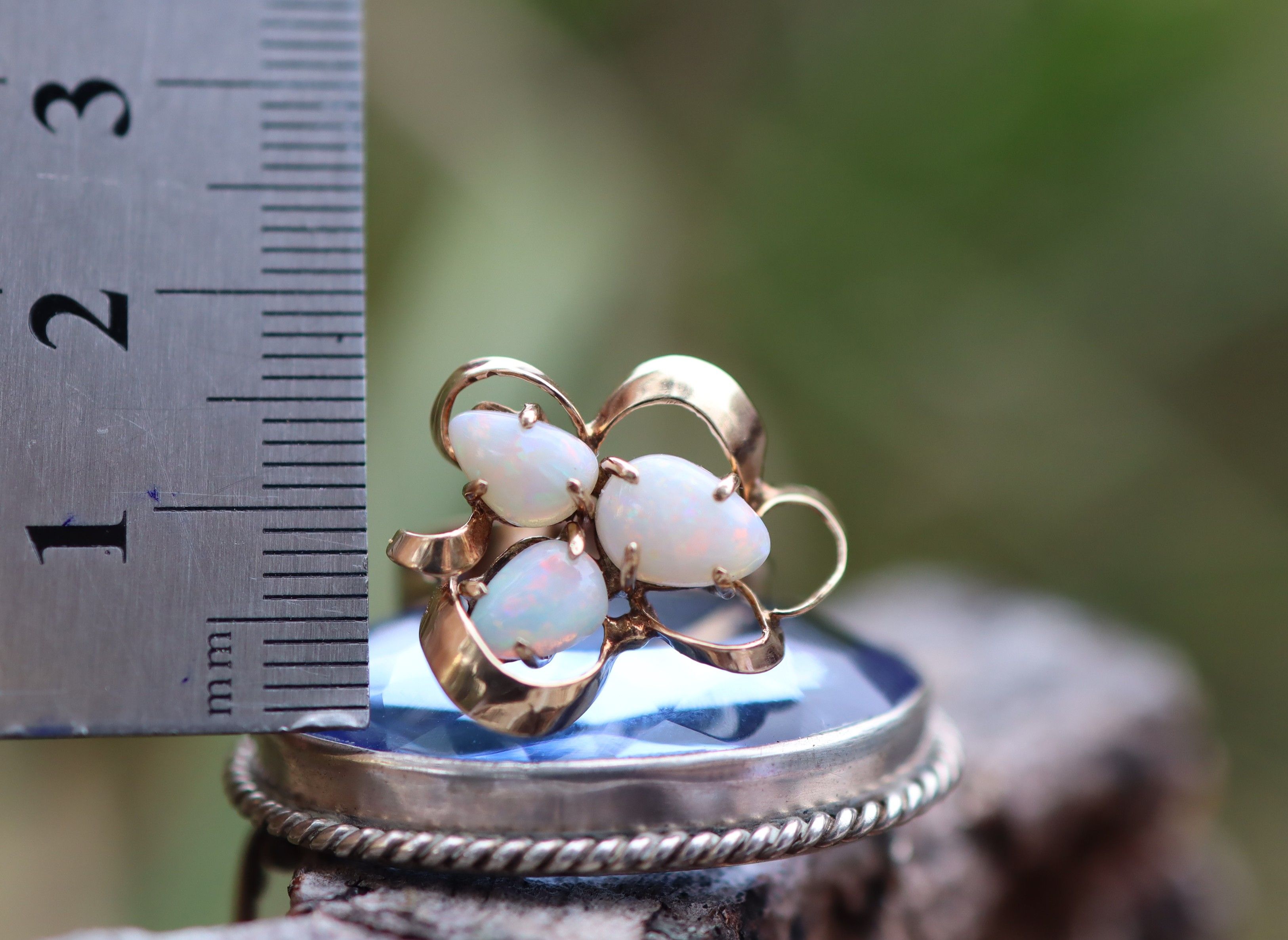 Opal Ring in 9ct Gold