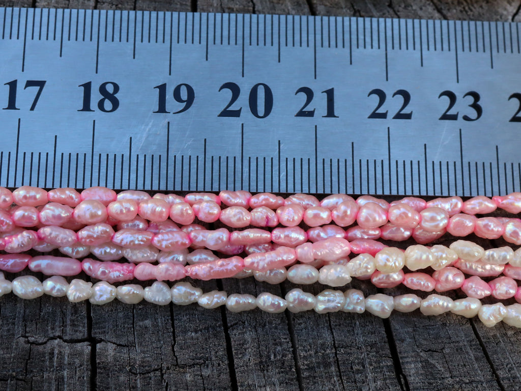 Pink and White Freshwater Rice Pearl with 14ct Clasp