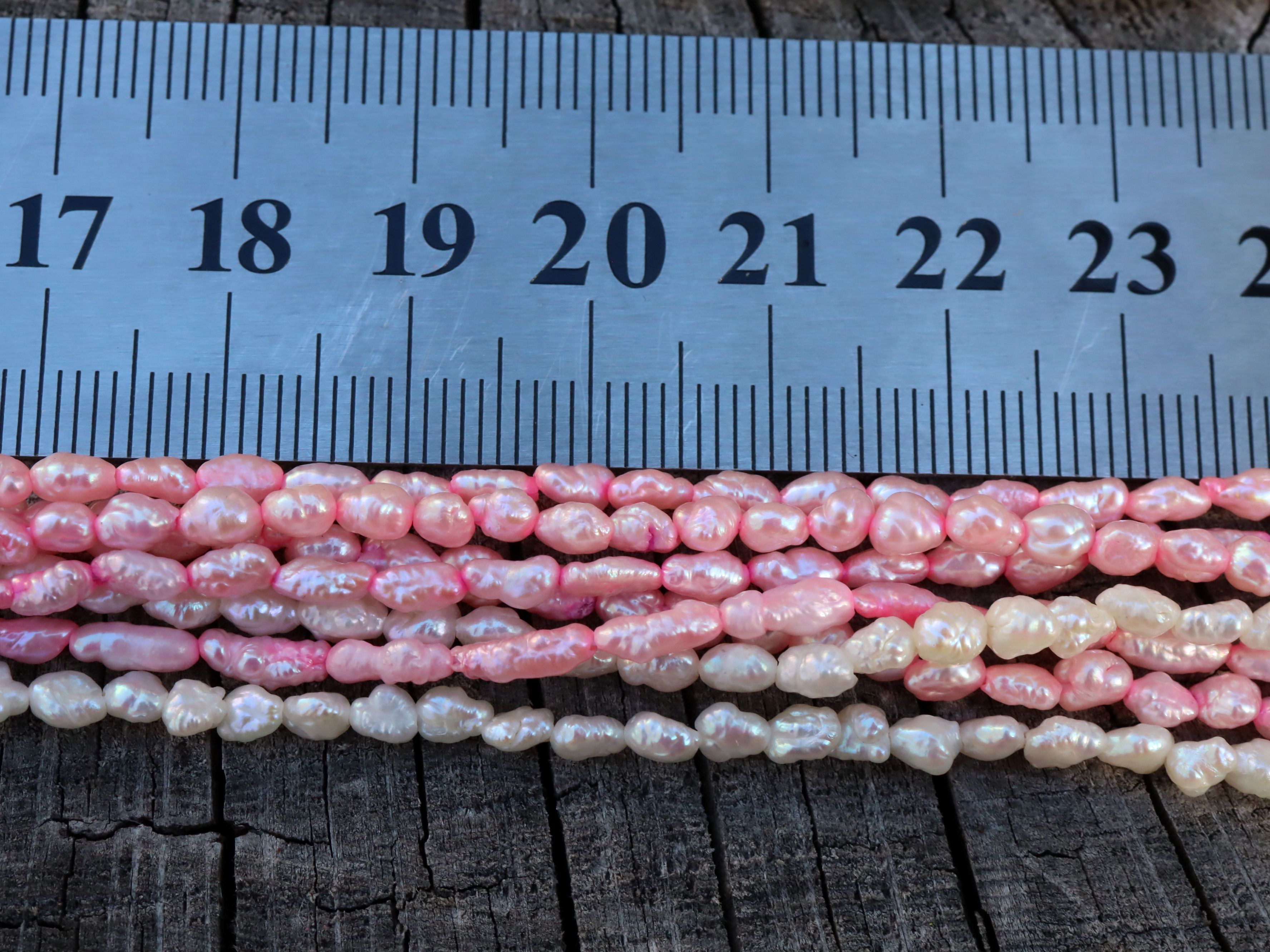 Pink and White Freshwater Rice Pearl with 14ct Clasp