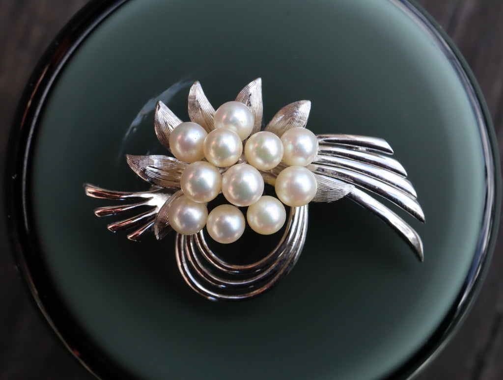 Cultured Pearl Brooch in Sterling Silver
