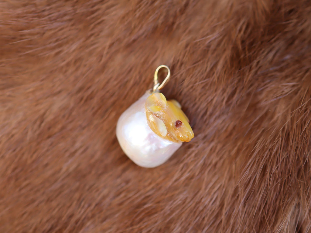 Mother of Pearl and Pearl in 9ct Gold
