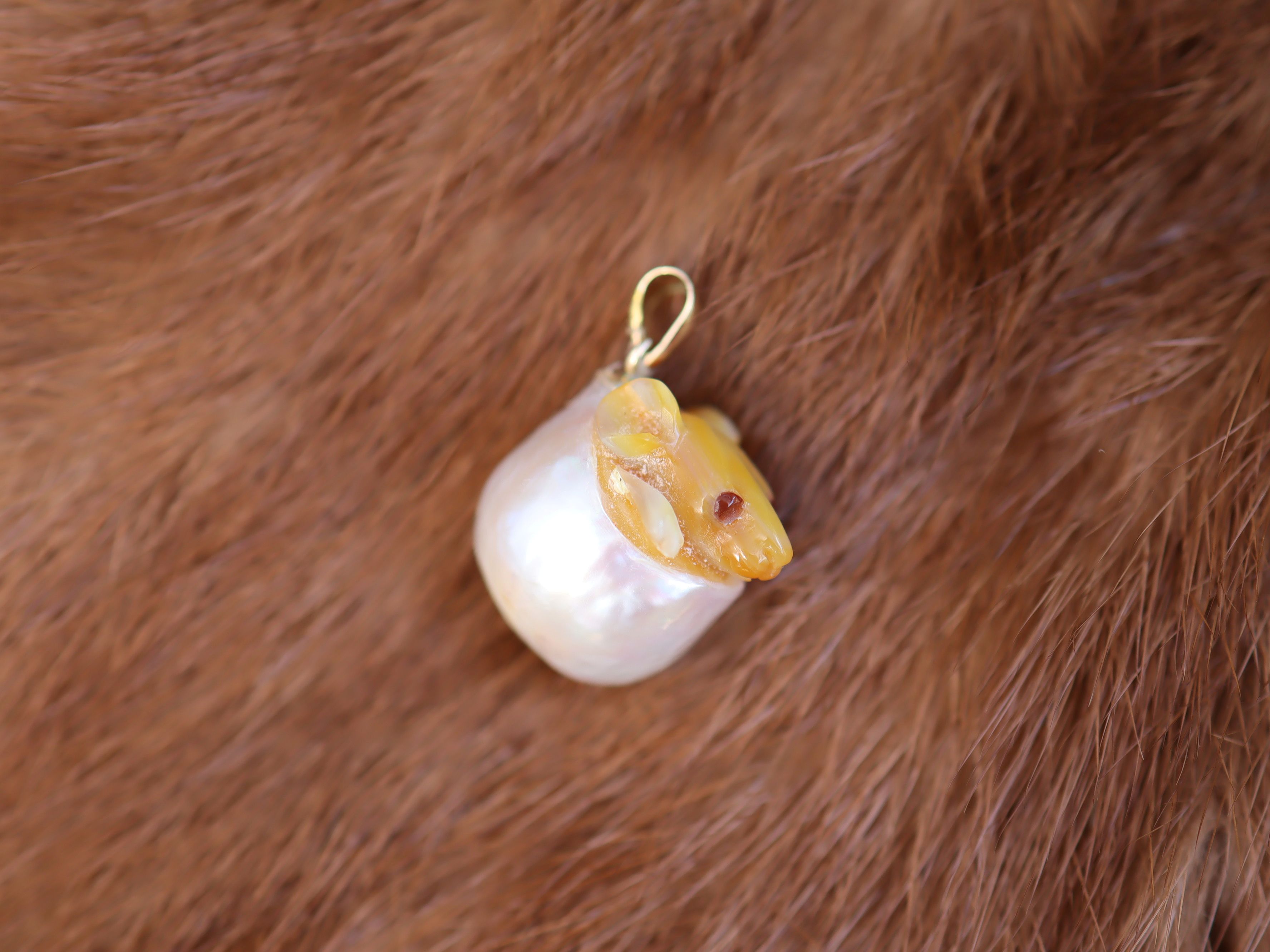 Mother of Pearl and Pearl in 9ct Gold