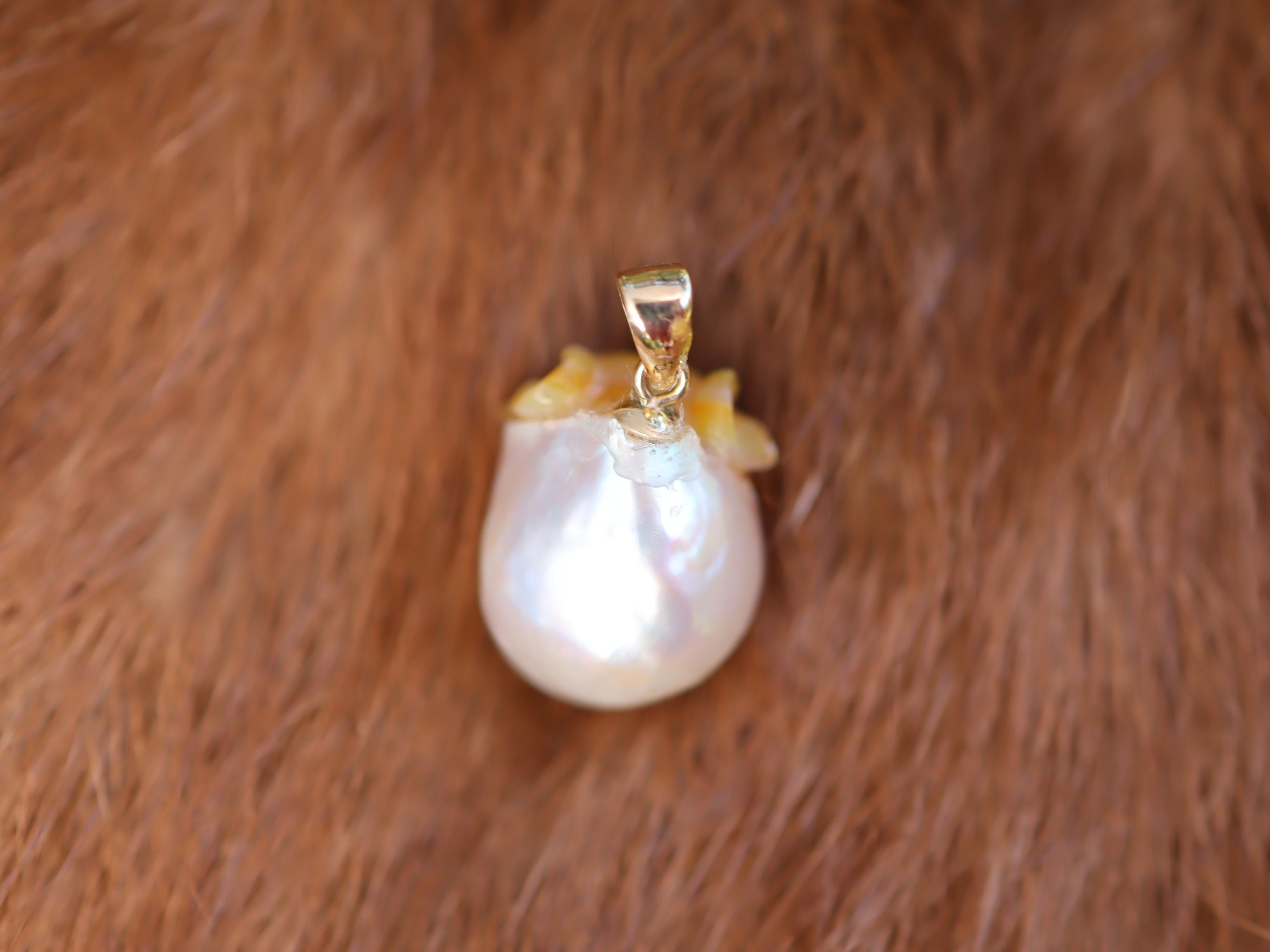 Mother of Pearl and Pearl in 9ct Gold