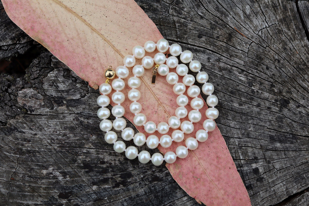 South Sea Cultured Pearls with 9ct Clasp