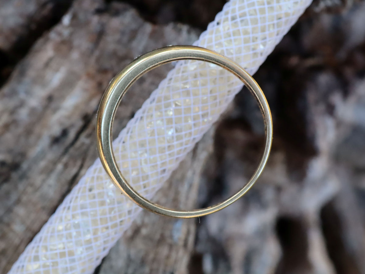 Diamond Wedding Ring in 9ct Gold