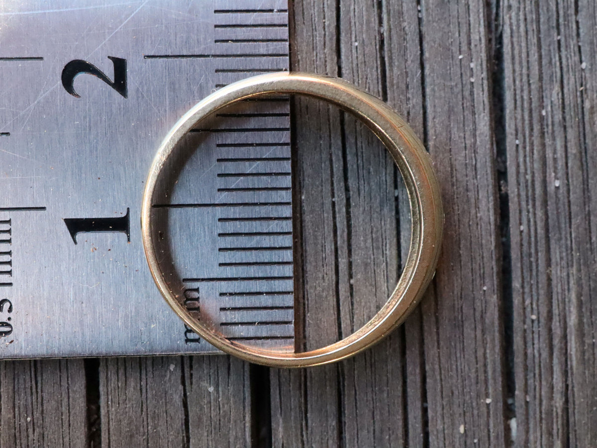Diamond Wedding Ring in 9ct Gold