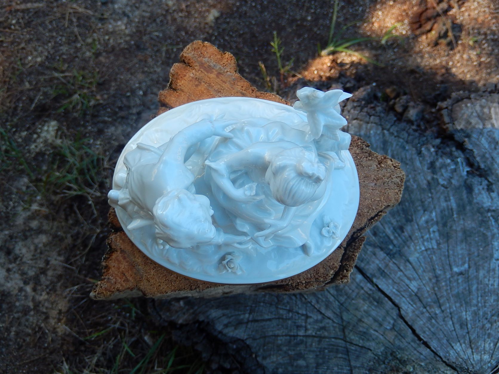 Unter Weiss Bach Porcelain